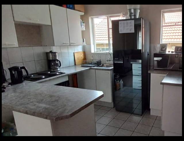 2 BEDROOM TOWNHOUSE FOR SALE IN LINMEYER